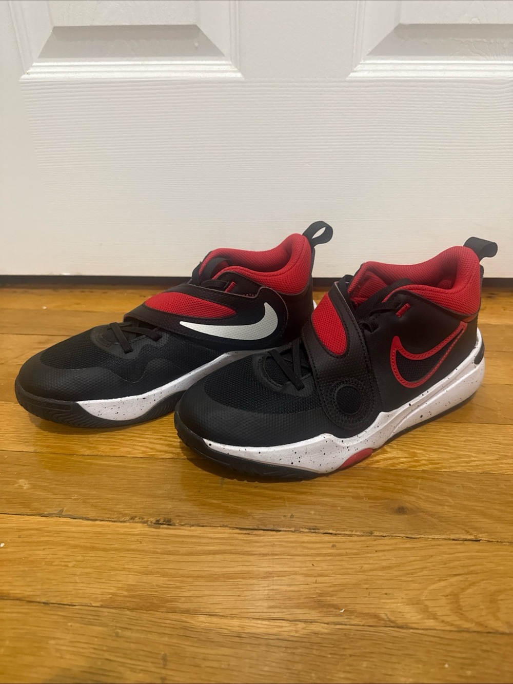 Nike Team Hustle Kids Black and Red Velcro Strap Sneakers - Picture 4 of 7
